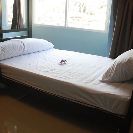 One One Hostel Patong 외부 사진
