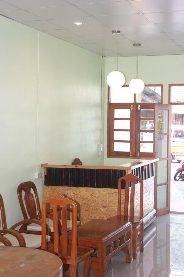 One One Hostel Patong 외부 사진