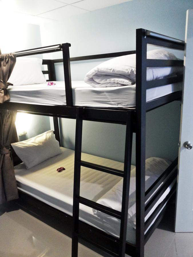 One One Hostel Patong 외부 사진