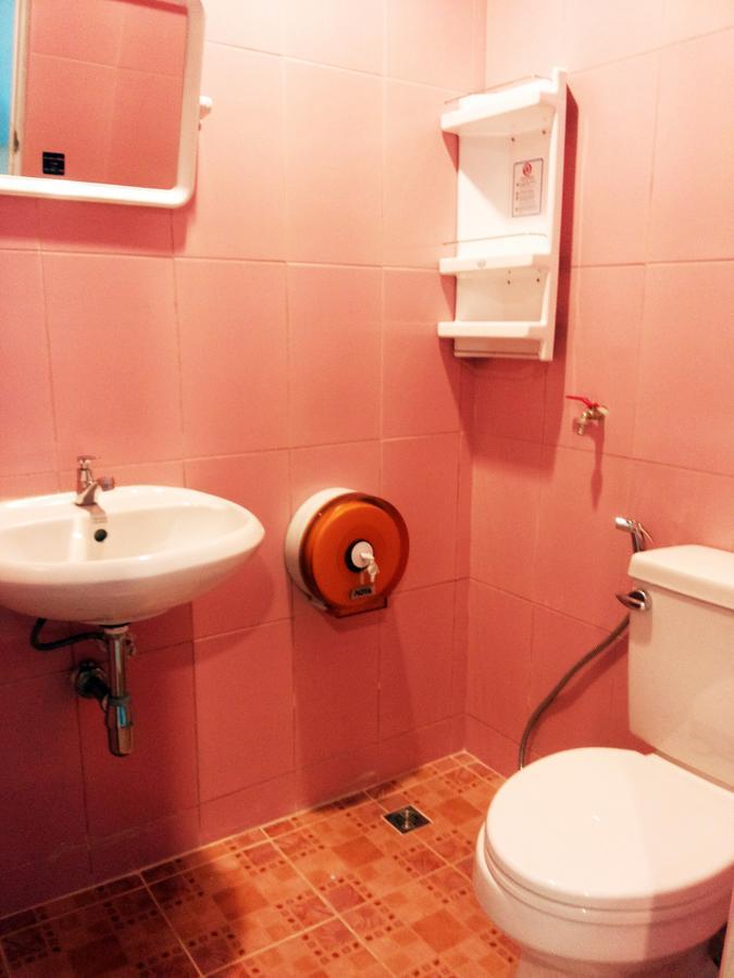 One One Hostel Patong 외부 사진