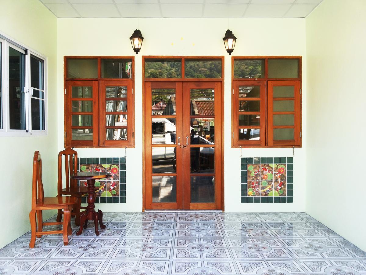 One One Hostel Patong 외부 사진